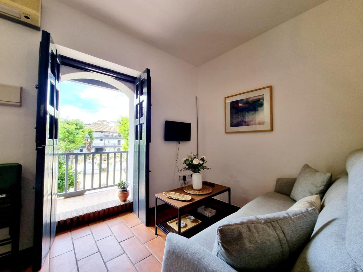 Apartamento Con Patio Sevillano Экстерьер фото