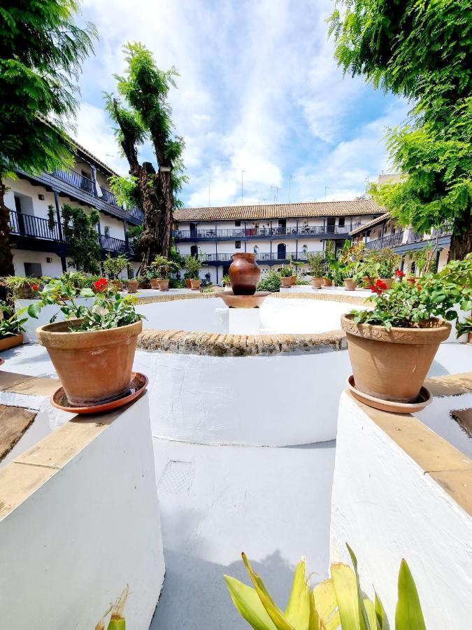 Apartamento Con Patio Sevillano Экстерьер фото