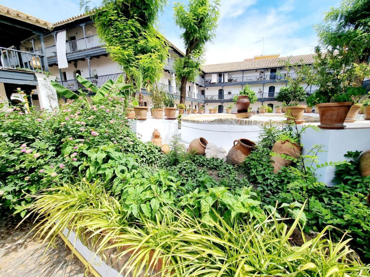 Apartamento Con Patio Sevillano Экстерьер фото